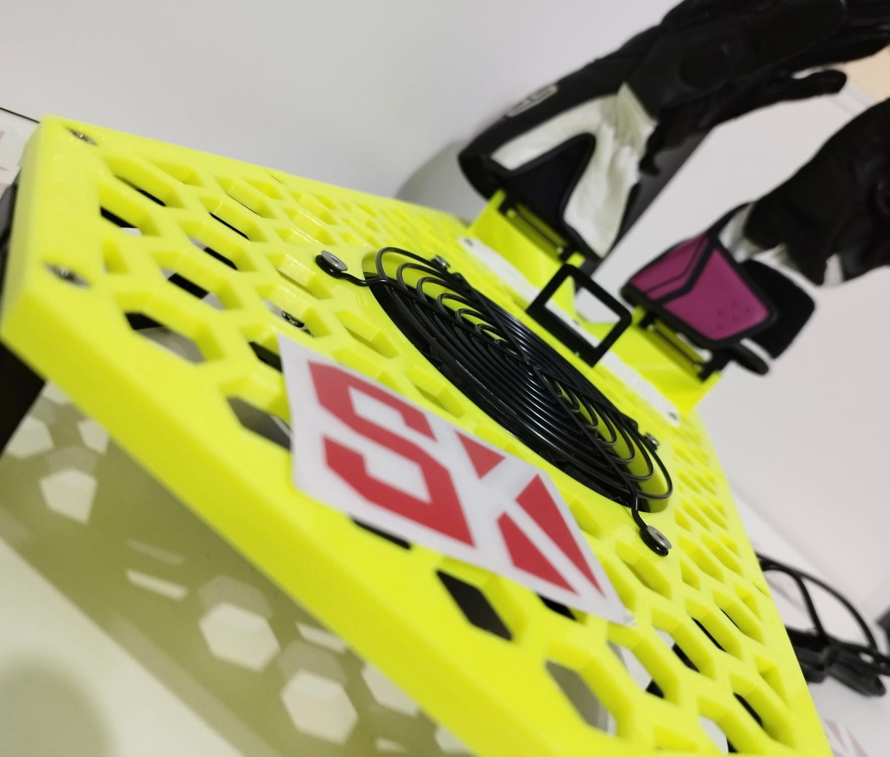 SECADOR DE GUANTES Y CASCO