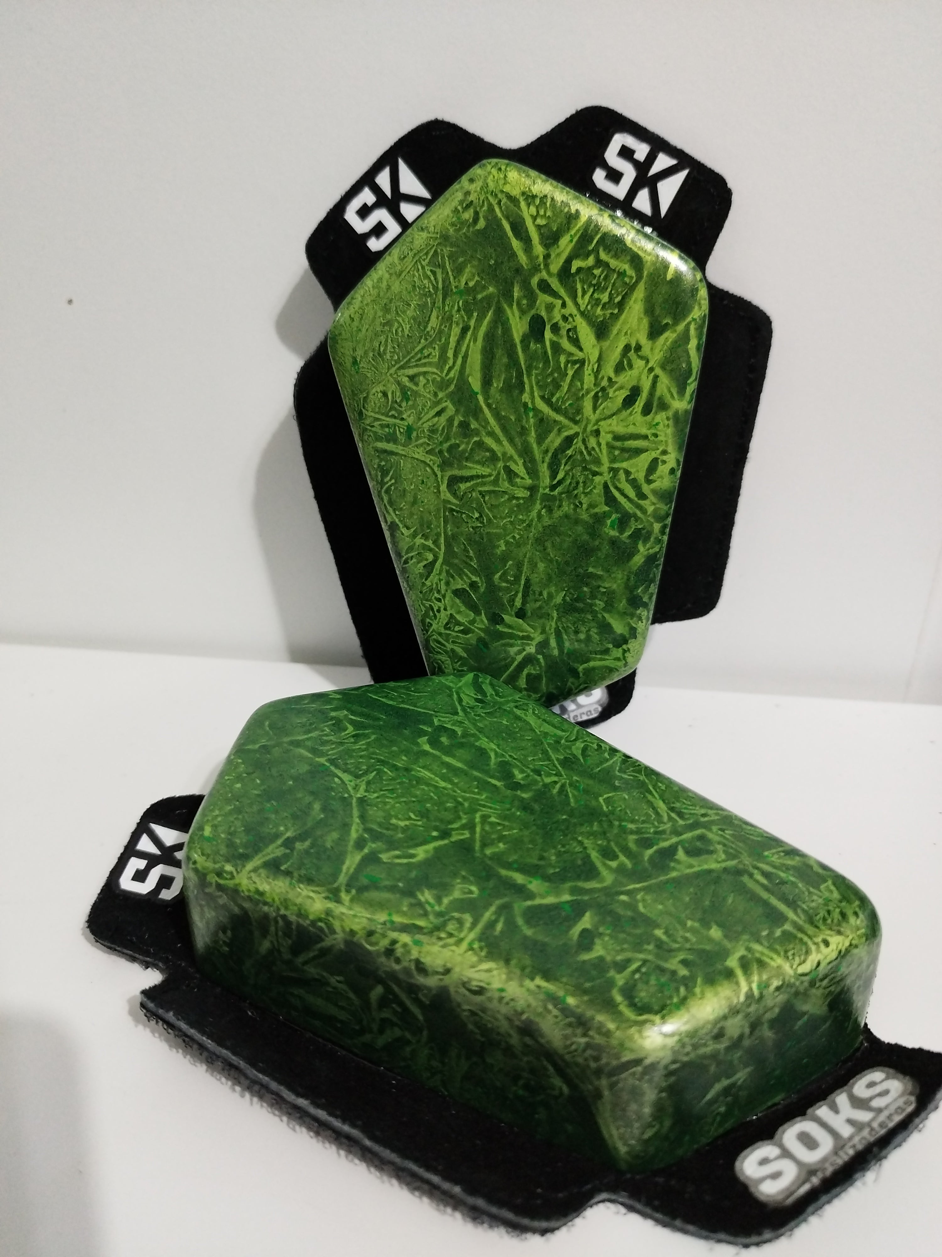 MADERA | PENTAGONO | COLOR VERDE EFECTO MARMOL
